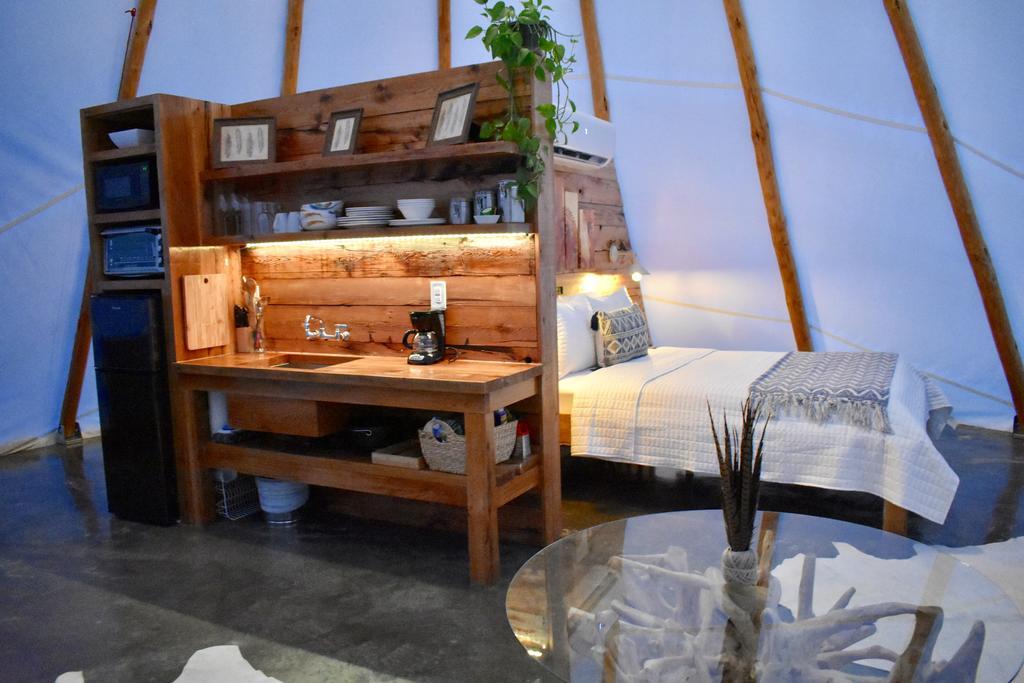 Shining Star Glamping Tipi Hotel Фармвил Екстериор снимка